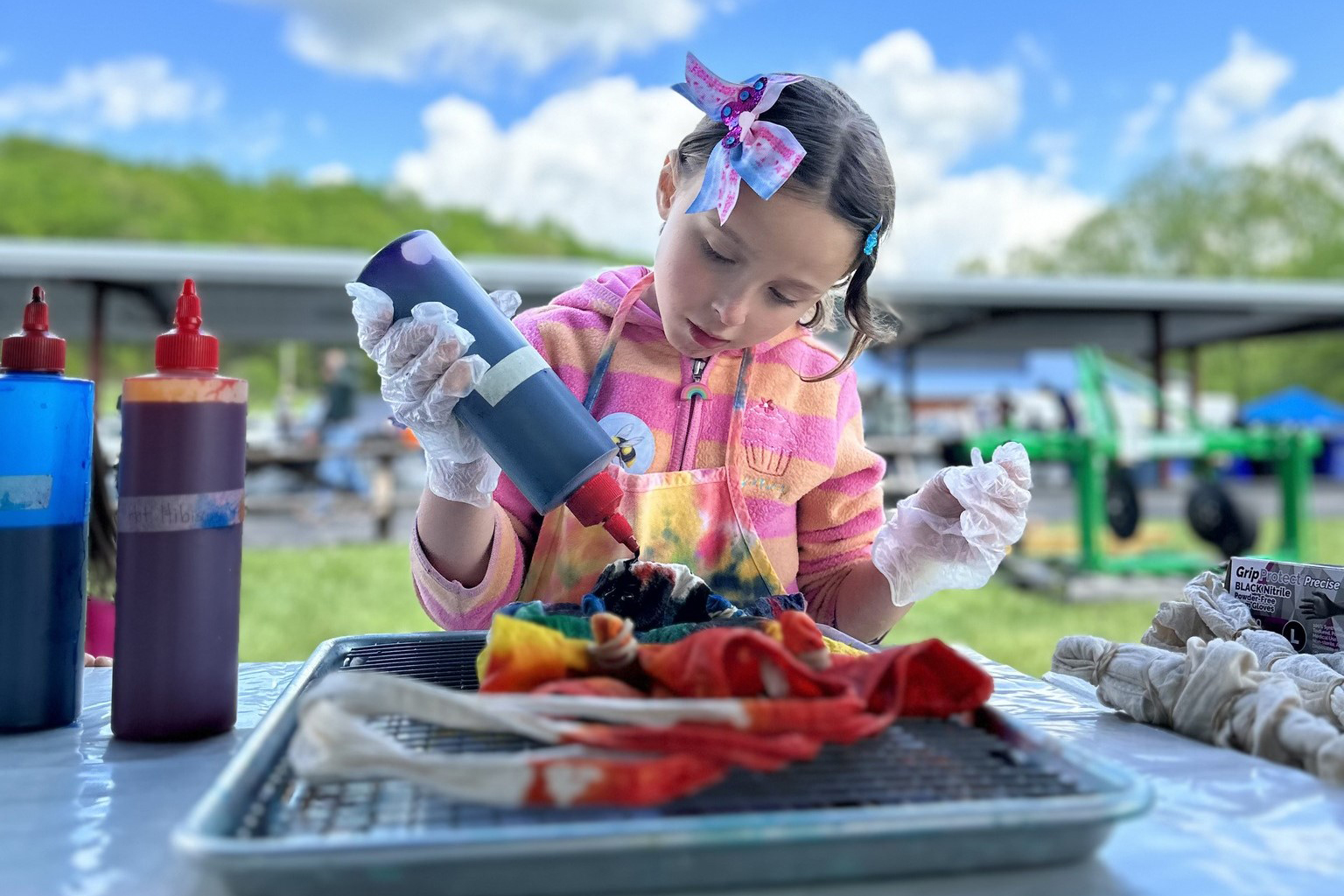 youth arts photo girl tie-dying